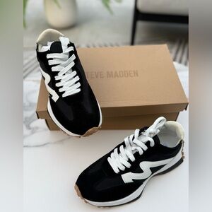 Steve Madden Campo Sneakers NIB 9.5